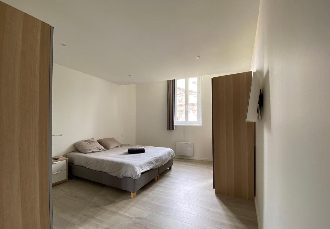 Tour D'Auvergne - Appartements En Plein Centre Ville, Proche De La Cathedrale Et De La Place De Jaude Clermont-Ferrand Kültér fotó