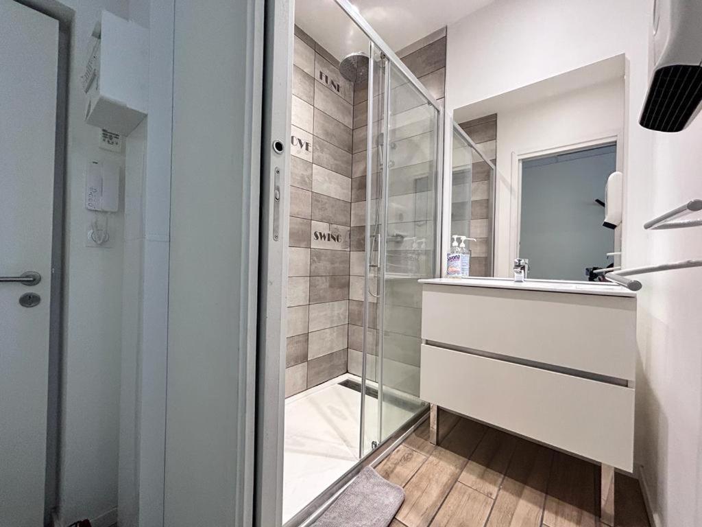 Tour D'Auvergne - Appartements En Plein Centre Ville, Proche De La Cathedrale Et De La Place De Jaude Clermont-Ferrand Kültér fotó